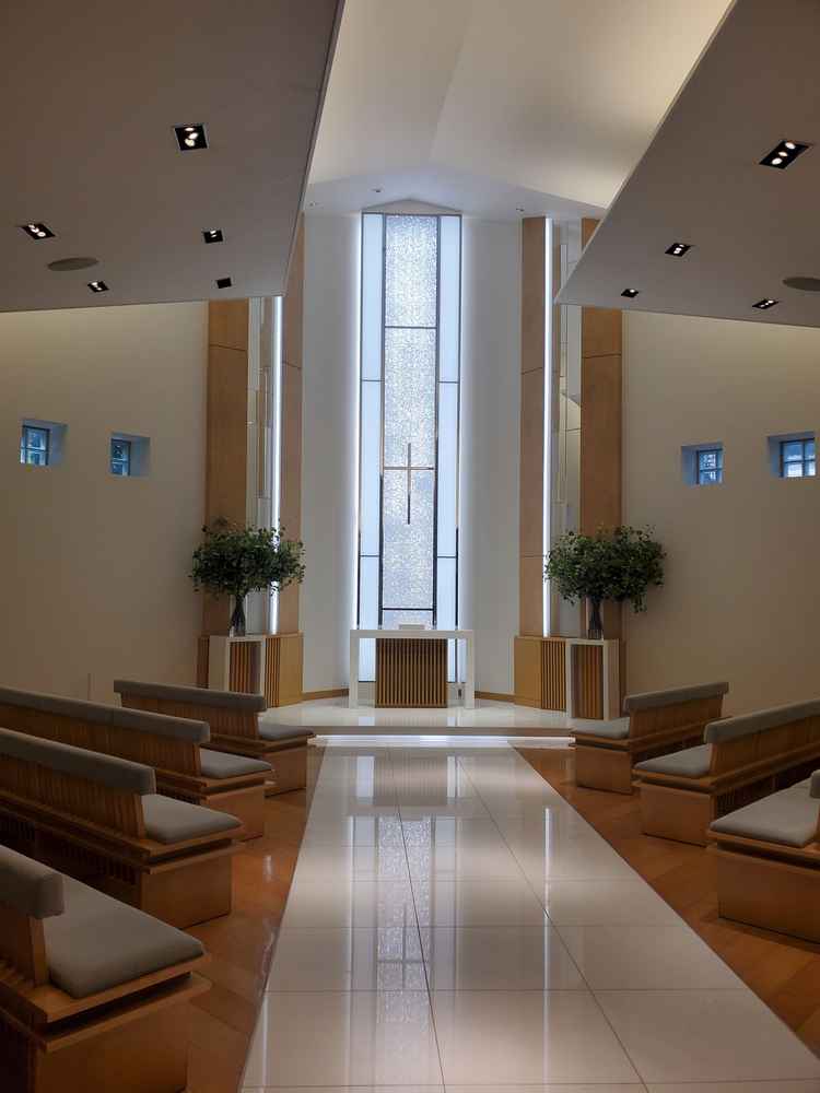 チャペル。席の置き方がユニーク。