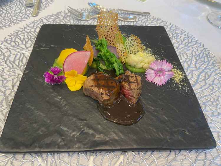 メインのお肉ももちろんこと、脇役であるお野菜も素晴らしい味でした