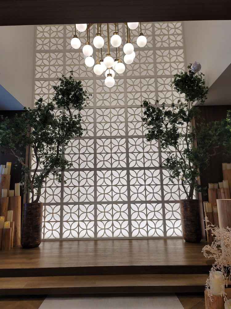 チャペル新郎新婦のバック