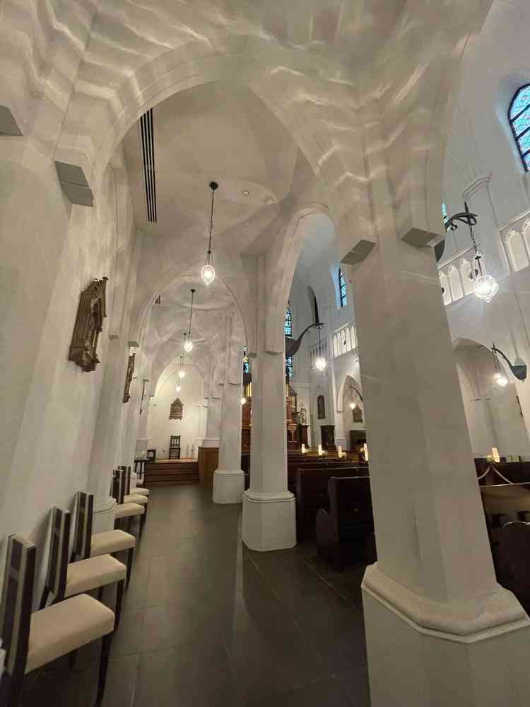 サイドの通路がかなり広いため、ゲストの方の行き来もスムーズとのこと。