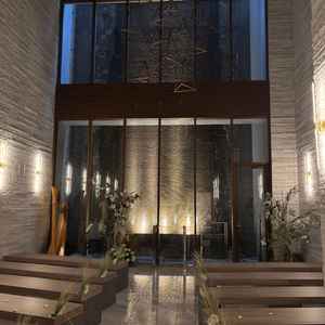 写真以上のクオリティで感動しました。照明を暗くしたバージョンがとにかく幻想的です。