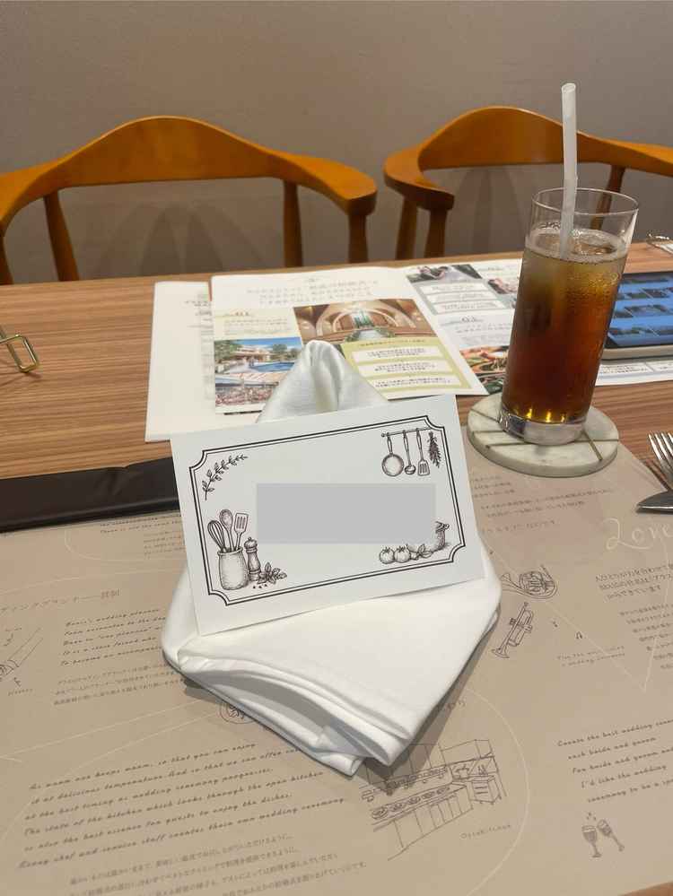 試食時に席札を用意していただきました。趣味である料理の絵で作成してくださいました！