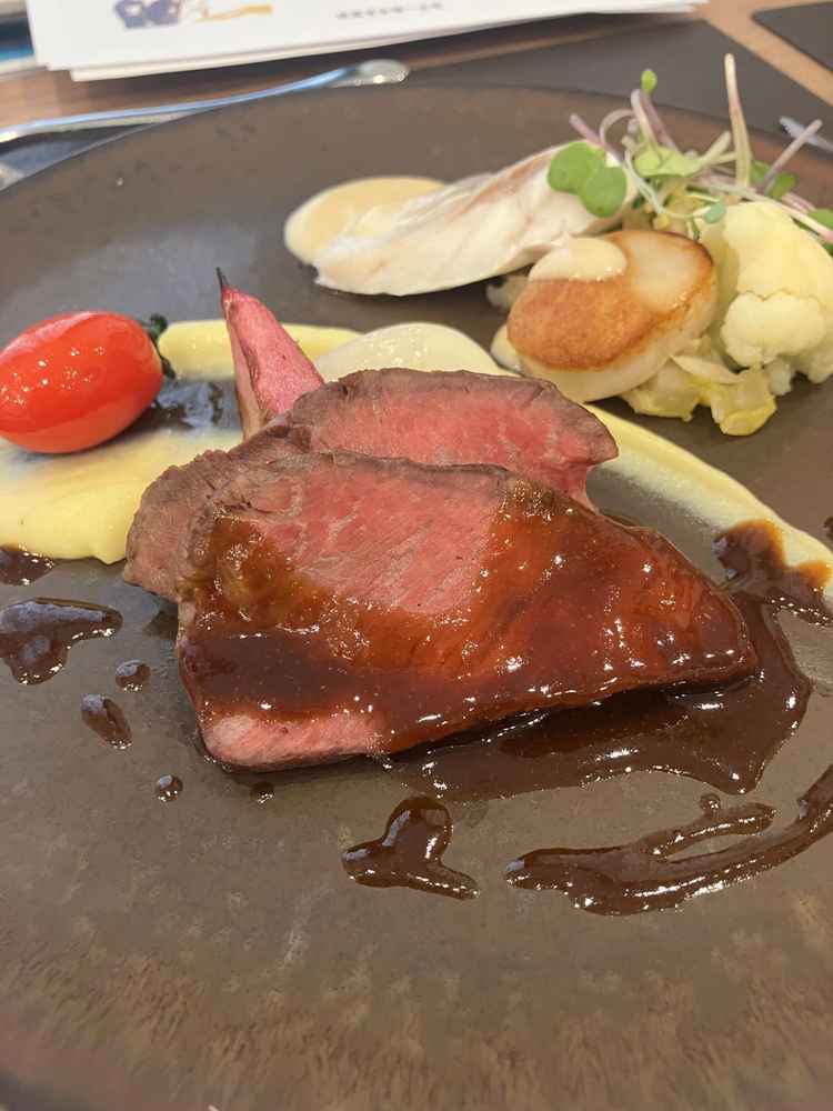 お肉もお魚もおいしい