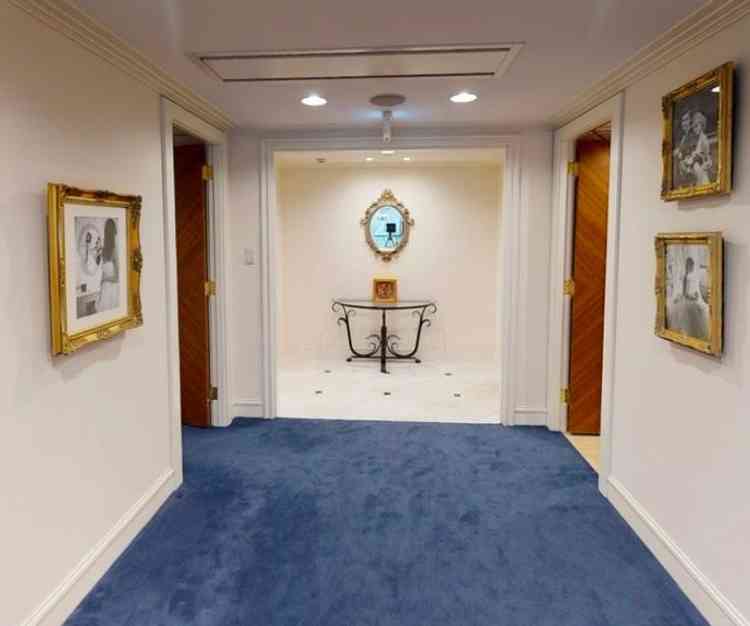 中の雰囲気も素敵で、床のカーペットが青色だったのが好印象