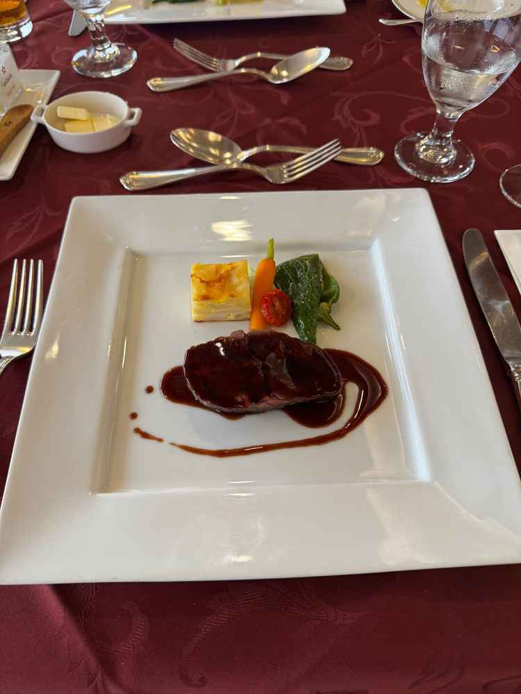 メインのお腹料理。柔らかくてとても美味しかった