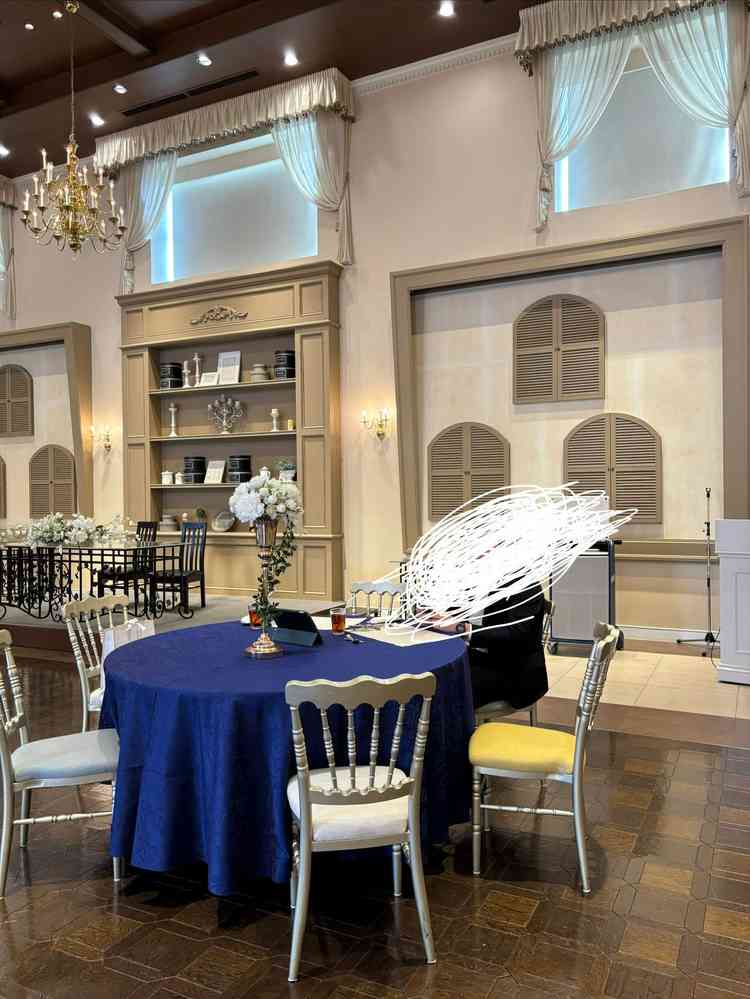 食事は二次会の会場でいただいた。