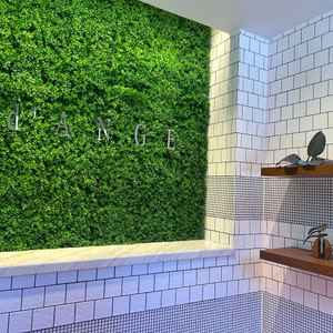 エントランス。パッと明るい感じ。もう一つの入り口は暗めで大人な印象でした。