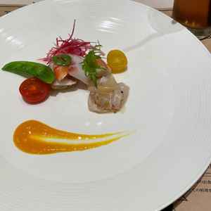 マンゴーソースが彩りもよく、お野菜とマッチしました。