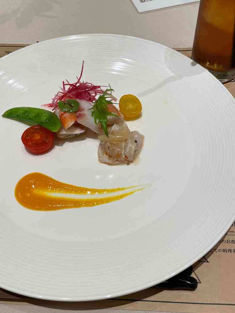 マンゴーソースが彩りもよく、お野菜とマッチしました。