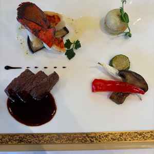 黒毛和牛のお肉がとても美味しかったです。デザートもオリジナルのものを出してもらって嬉しかったです