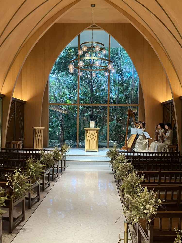 挙式会場。とっても可愛い！！木の良い香りがしました🥰
