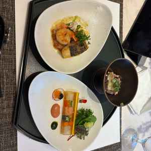 とても美味しい料理。こちらは新郎側の試食メニューです。