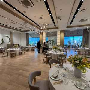 グリーン多めのリアンの会場。フローリングは、と思っていましだが実際見た時1番好きでした！