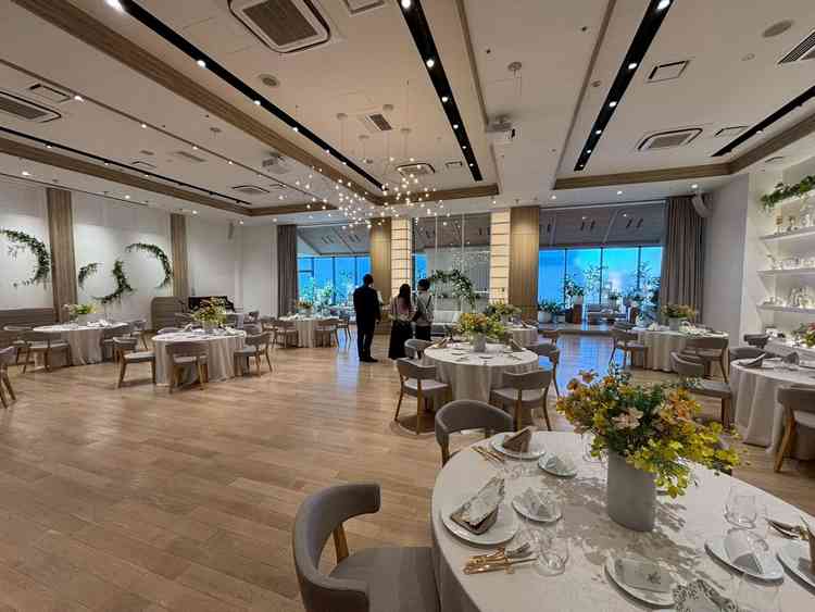 グリーン多めのリアンの会場。フローリングは、と思っていましだが実際見た時1番好きでした！