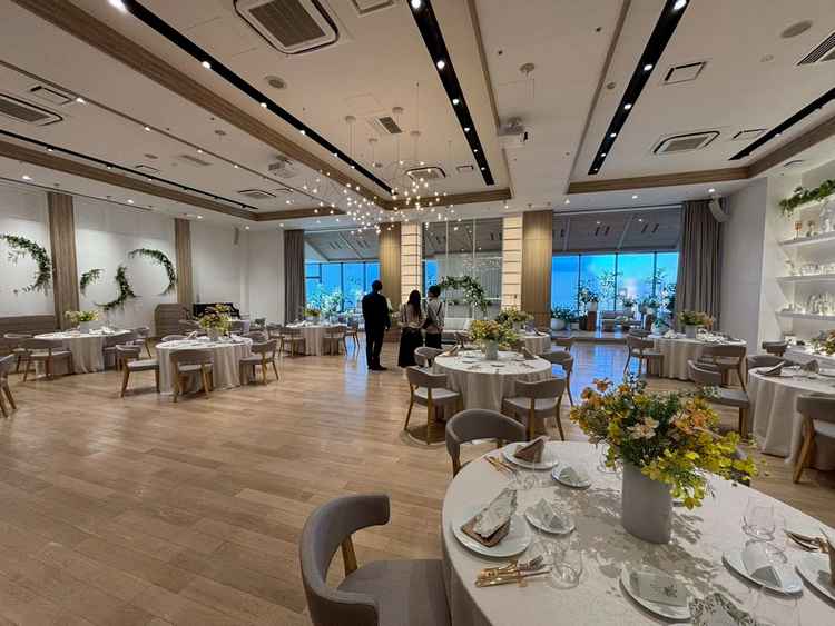 グリーン多めのリアンの会場。フローリングは、と思っていましだが実際見た時1番好きでした！