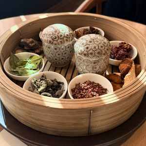 試食会の料理の1部です。盛り付けが綺麗で、匂いもとてもよく食欲をそそられました。