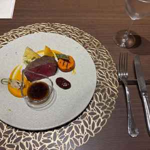 頂いた試食。北海道の提携農場で育てた牛のお肉とのことで、お料理に対するこだわりを感じました。