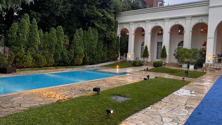 プールがあり、ゲストもワクワクしてくれると思います。