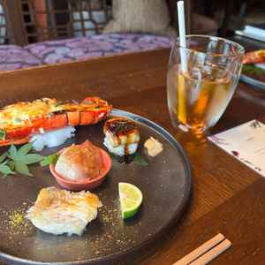 贅沢な食材をふんだんに使った料理の試食