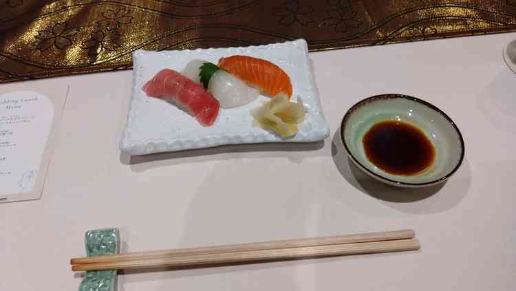 料理は和食が非常に美味しかったです。お寿司も提供されます。