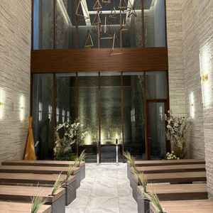 チャペルの写真。石のデザインがオシャレでした。