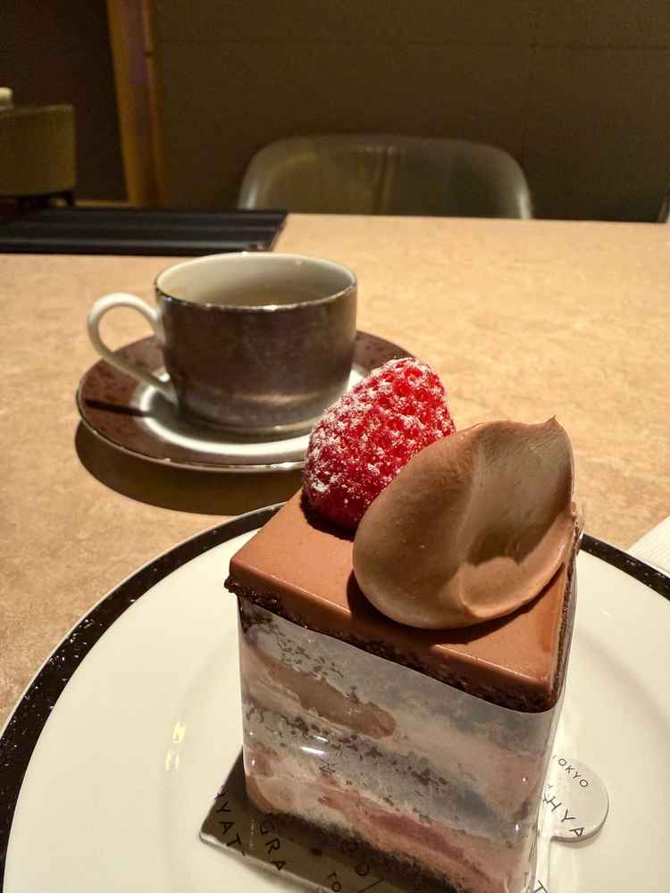 スイーツをいただき、心地よい甘さの中にチョコの深みがあり非常に美味しく参列者も満足すると感じた。