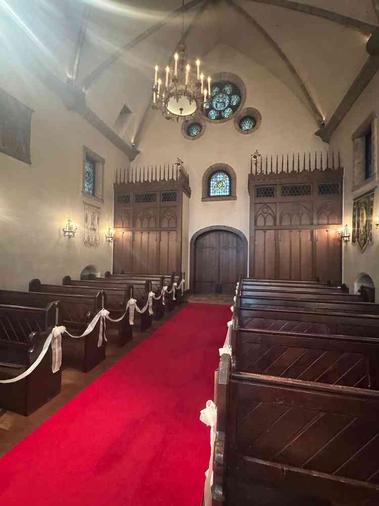 チャペルの天井が高く開放感がありました。結婚式の演出も私のためだけにしてくださりイメージが湧きました