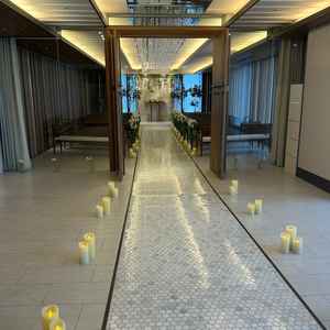 チャペルの前のスペース。ここをウエディングパーティ会場として利用できる。