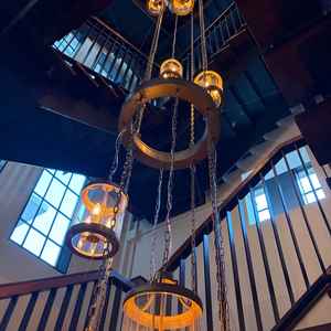 非常階段は雰囲気がガラリと変わり、ここも写真スポットとして素敵