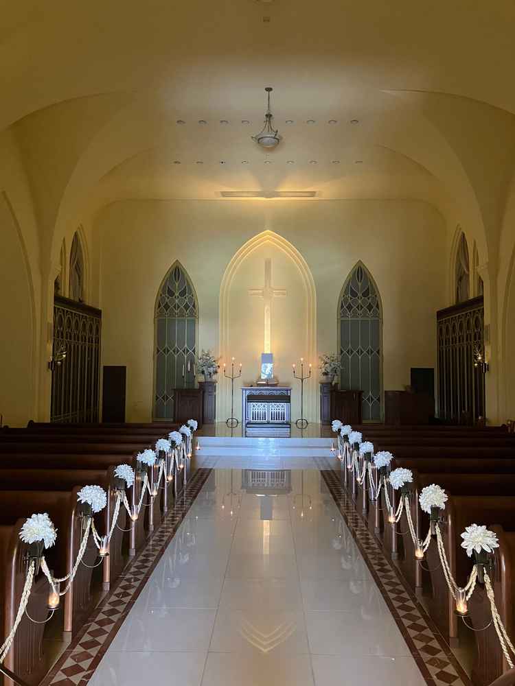 チャペルの写真です。落ち着いた雰囲気で教会式をするのにぴったりだと思いました。