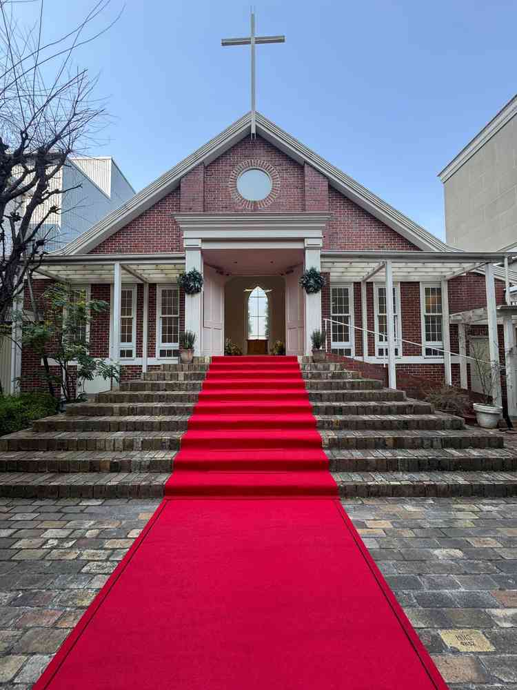 チャペルの外観です。レンガ基調になってました。