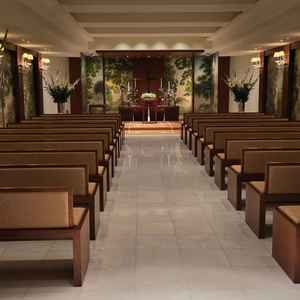 チャペル。両側は油絵