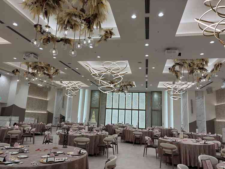 最大180人収容できる披露宴会場