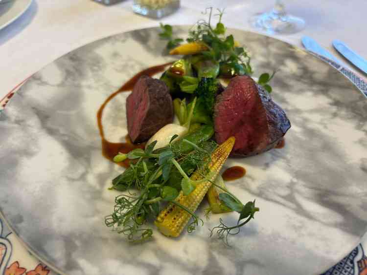 試食時のメイン料理。レストランとして運営もしているのでどれもとても美味しい。