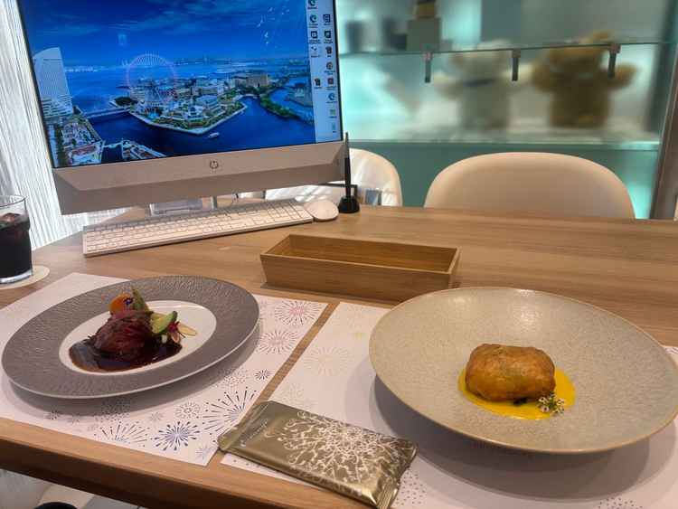 試食もいただけ、パイ包みがとても美味しかったです。