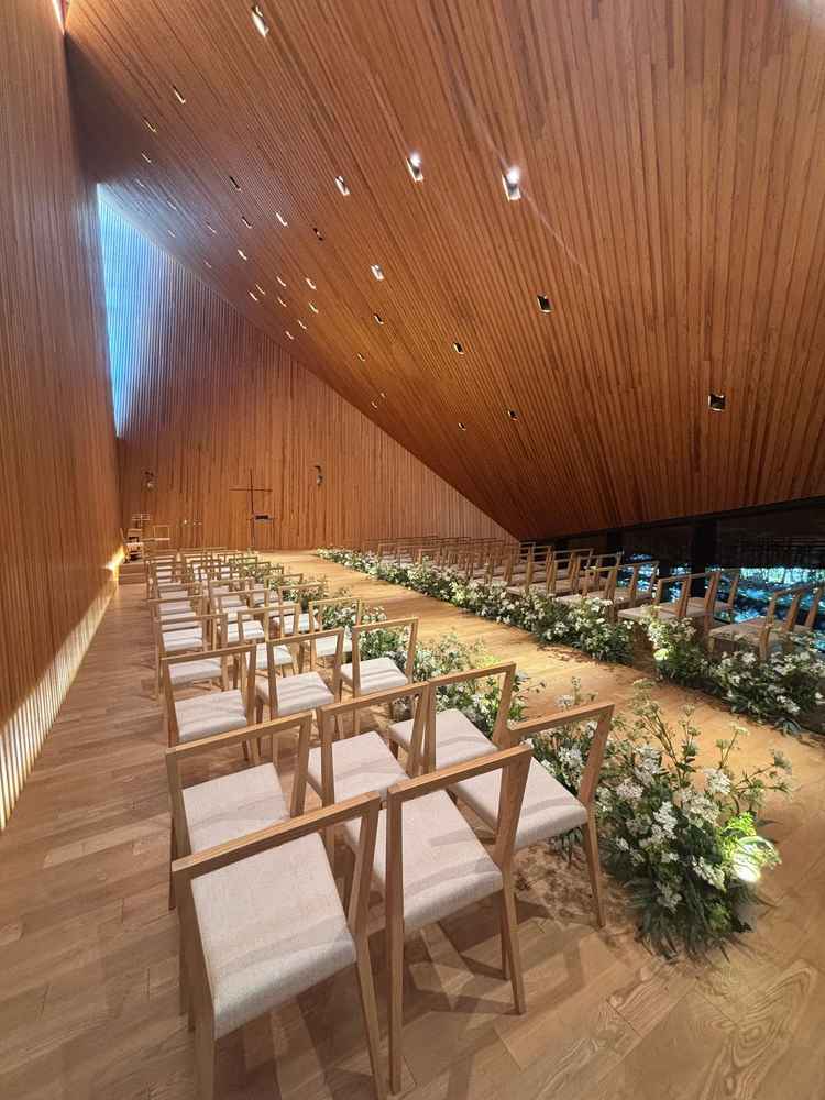 太陽光の入り方にこだわった設計だとうかがいました。とても明るく素敵な空間でした。