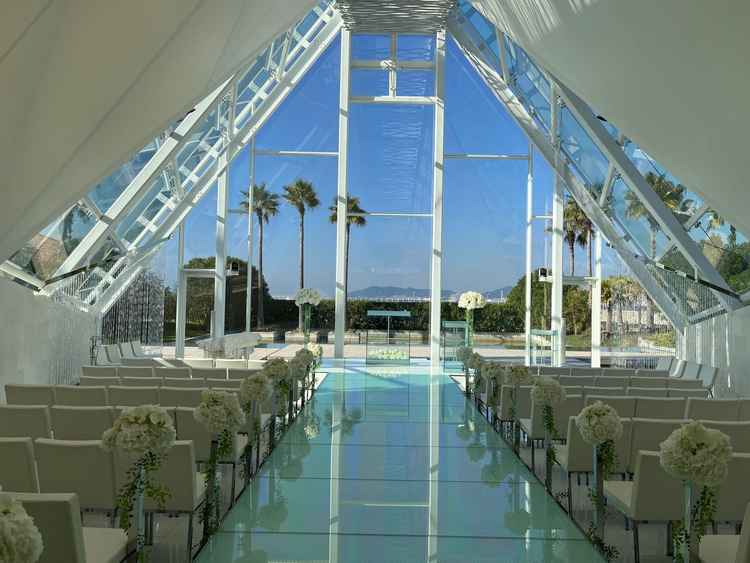 開放感のあるチャペルですが、新郎新婦が眩しくならないように作られているようで安心できます！