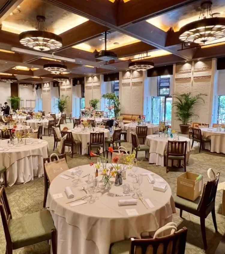 披露宴会場は開放的でした