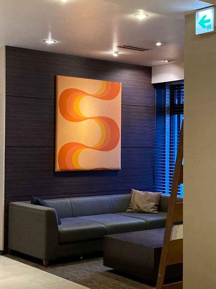 おしゃれで清潔感ある待合。