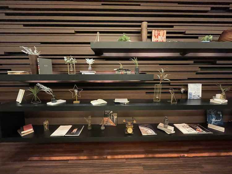 同じくロビー。このインテリアはそのまま使用することも出来るが、こちらも新郎新婦で置きたいものを置ける