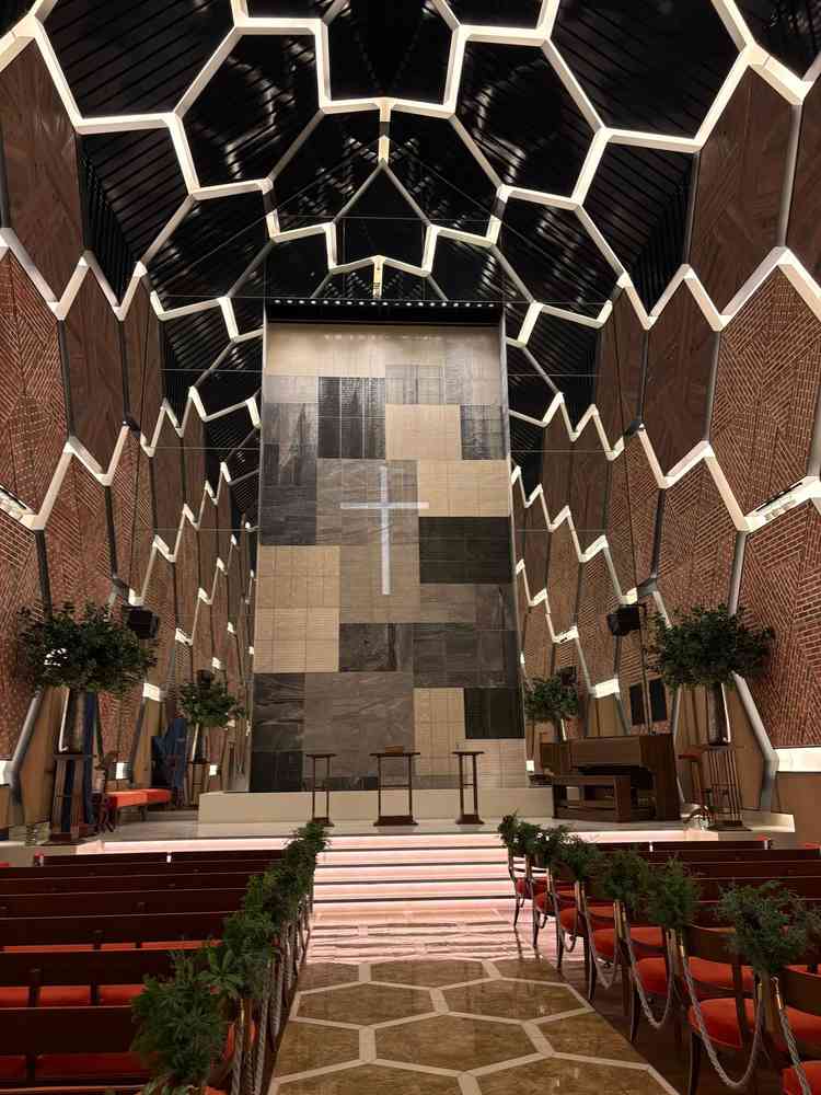 チャペル　THE WAREHOUSE