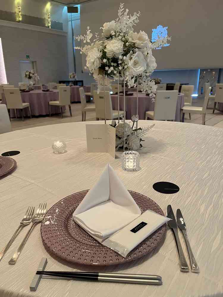 実際の披露宴会場で試食できたのとスクリーンが大きいのもよかったです。