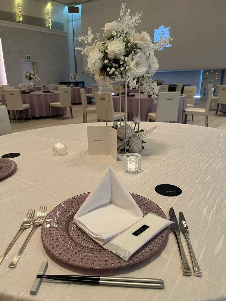 実際の披露宴会場で試食できたのとスクリーンが大きいのもよかったです。