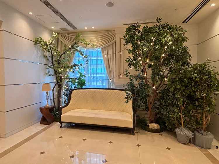 披露宴会場の入り口にあるホワイエの写真。ここは記念写真やサプライズの用途で使えて便利だと感じた。