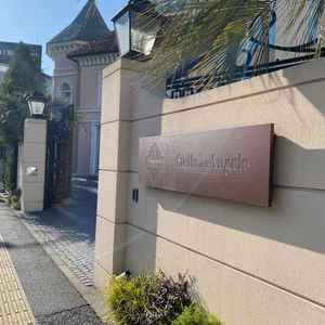 駅から近く、アクセスが良かったです。駐車場も手配されており安心しました。見た目も結婚式場らしい出立。