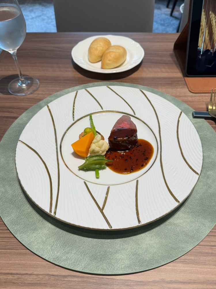 試食のトリュフソースの牛肉