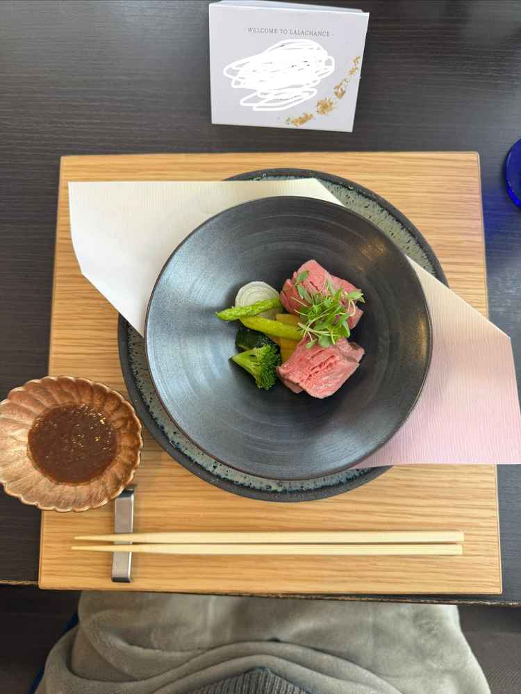 日本で3年連続、お料理満足度No1らしい。内容もさながら味も満足度が高かった。