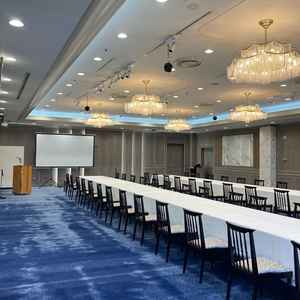 披露宴会場。50名〜80名に最適とのことです。