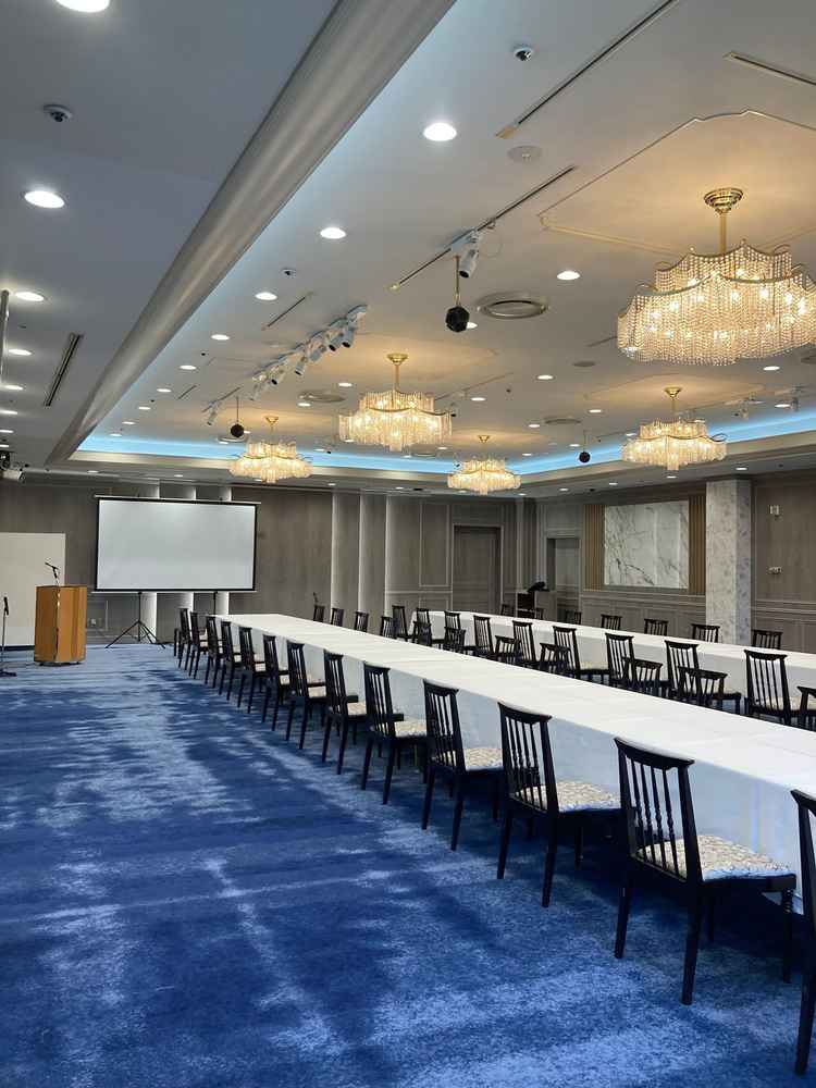 披露宴会場。50名〜80名に最適とのことです。