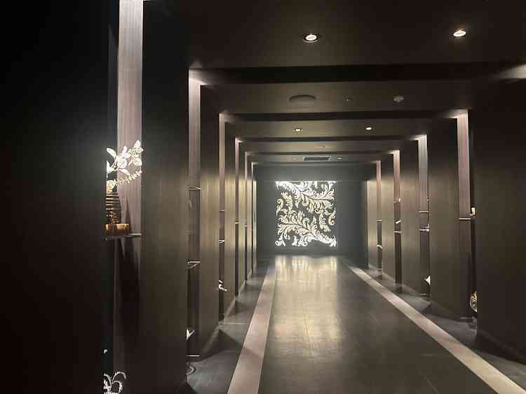 チャペル入り口〜チャペルまでの間の通路